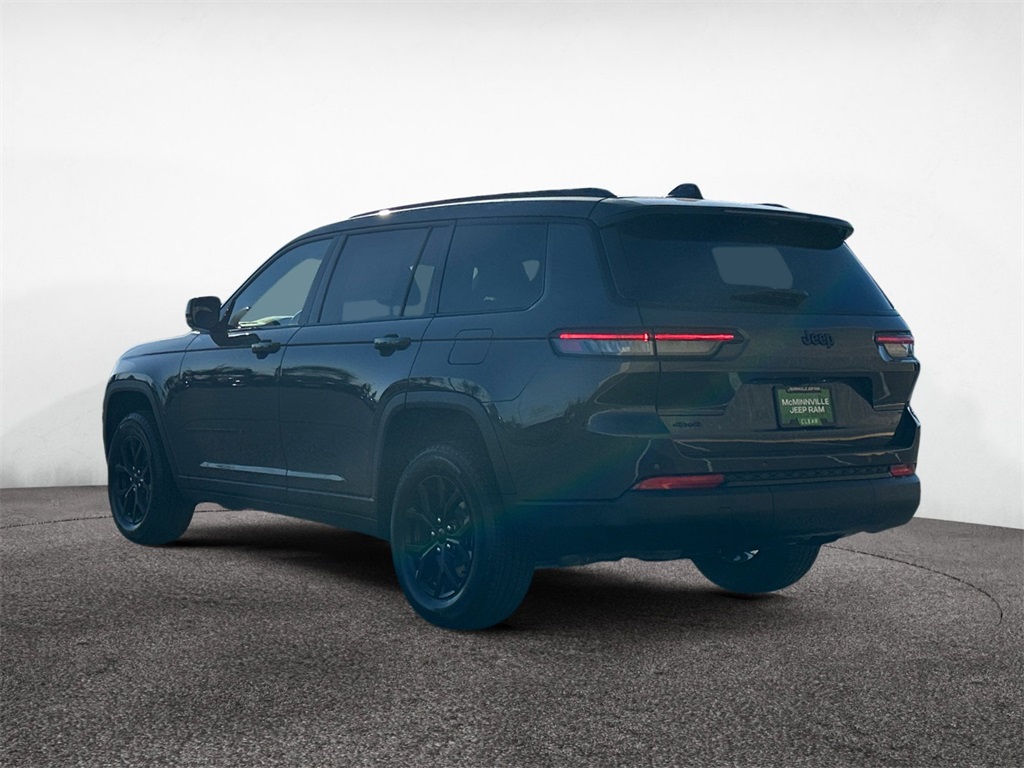 2025 Jeep Grand Cherokee Altitude photo 4