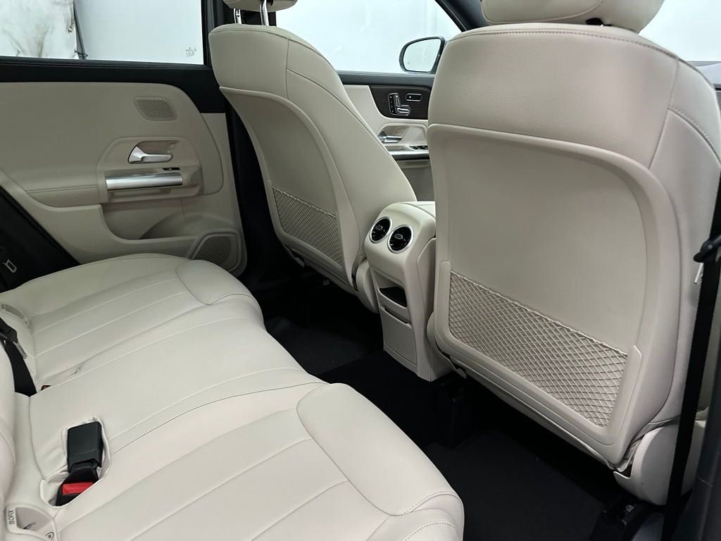 2025 Mercedes Benz GLA 250 photo 24