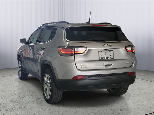 2022 Jeep Compass Latitude Lux photo 3