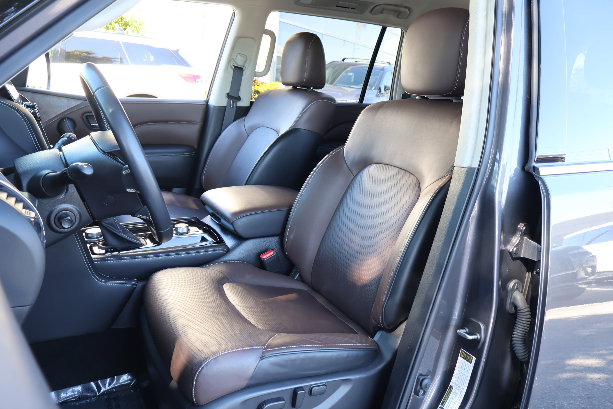 2024 Infiniti QX80 Premium Select photo 2