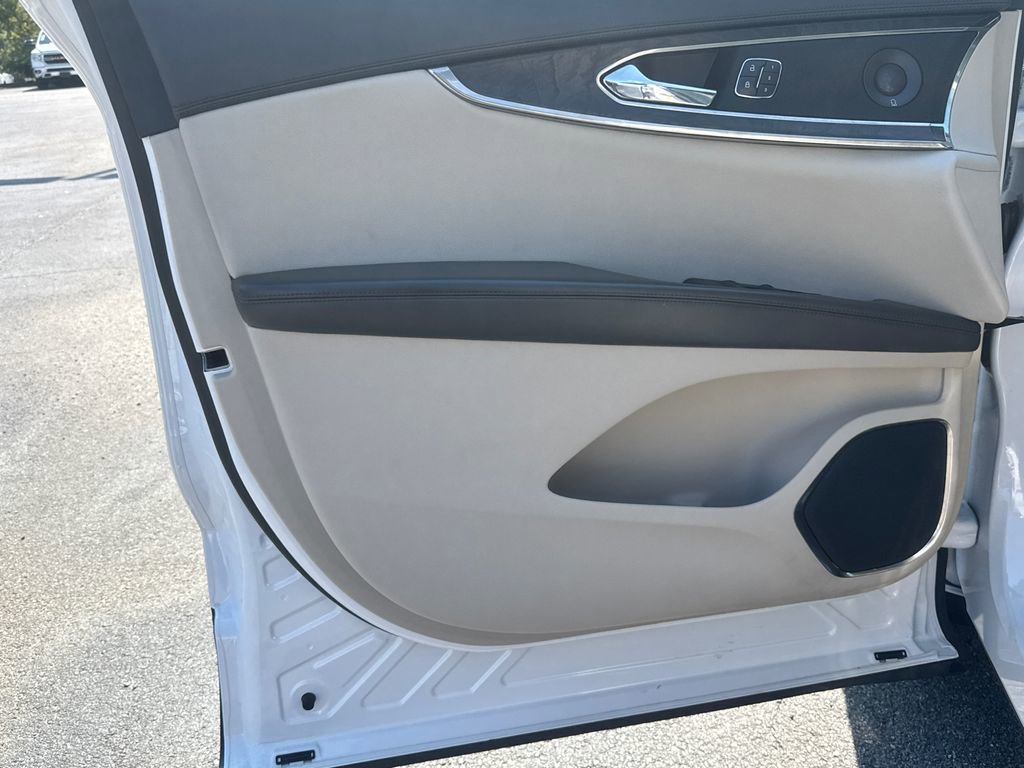 2019 Lincoln Nautilus Reserve photo 10