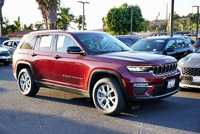 Used 2023 Red Jeep Limited image 5