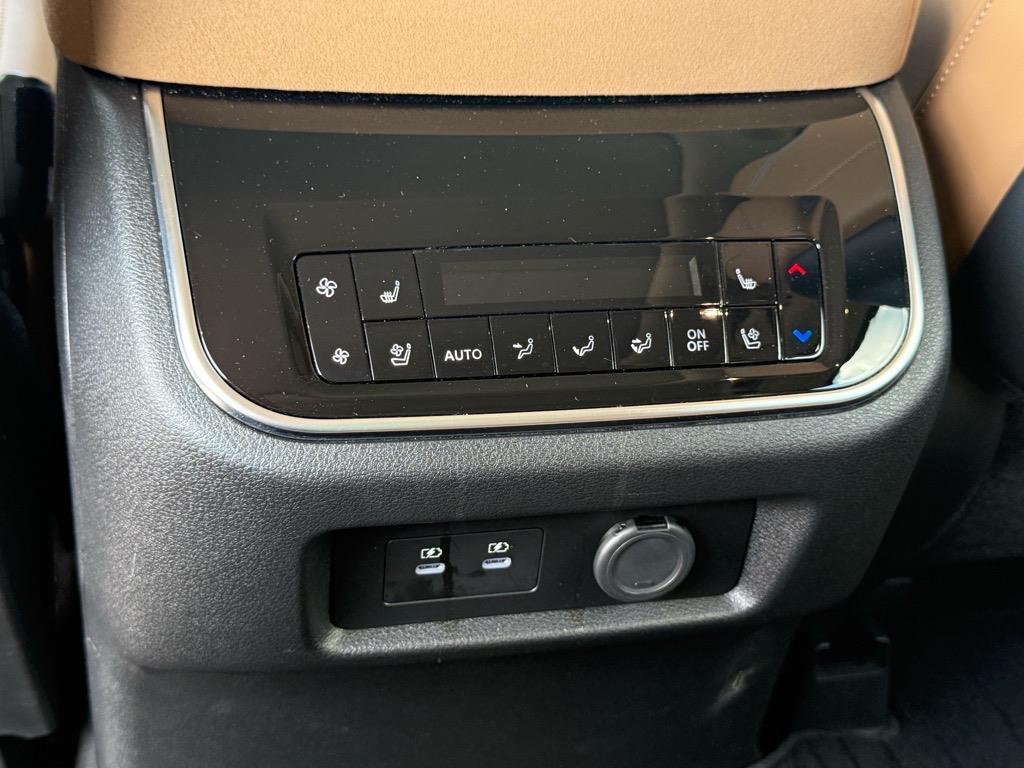 2025 Infiniti QX80 Sensory photo 23