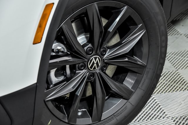 2024 Volkswagen Tiguan SE Wolfsburg Edition photo 2