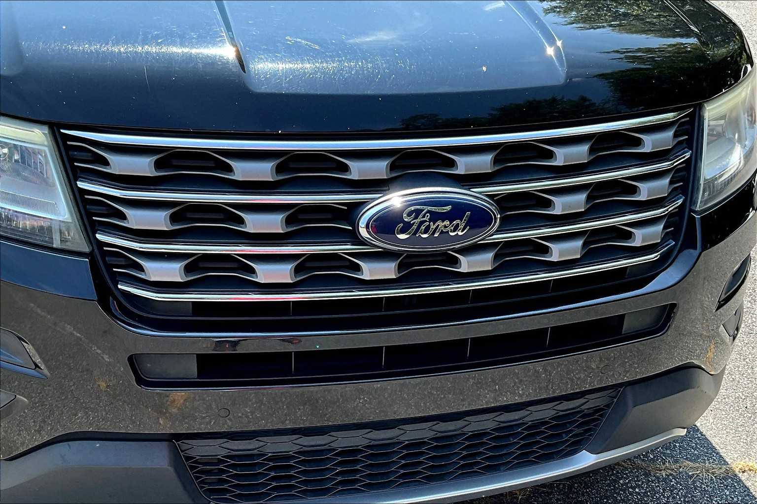 2017 Ford Explorer XLT photo 27