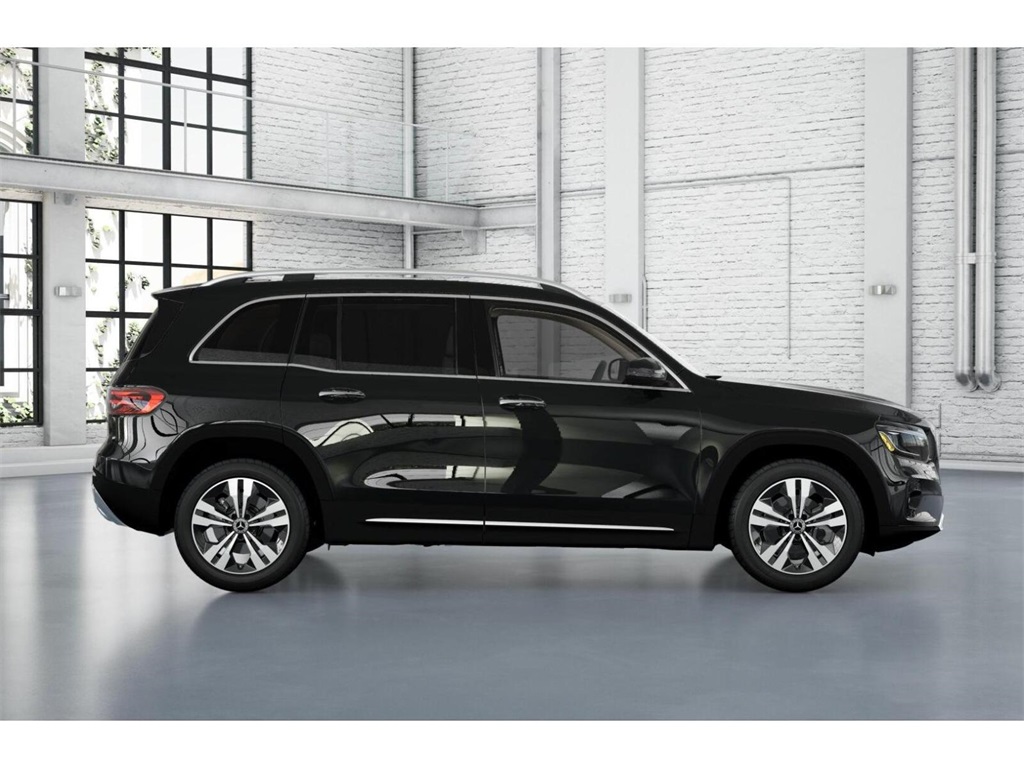 2026 Mercedes Benz GLB 250 4MATIC photo 2
