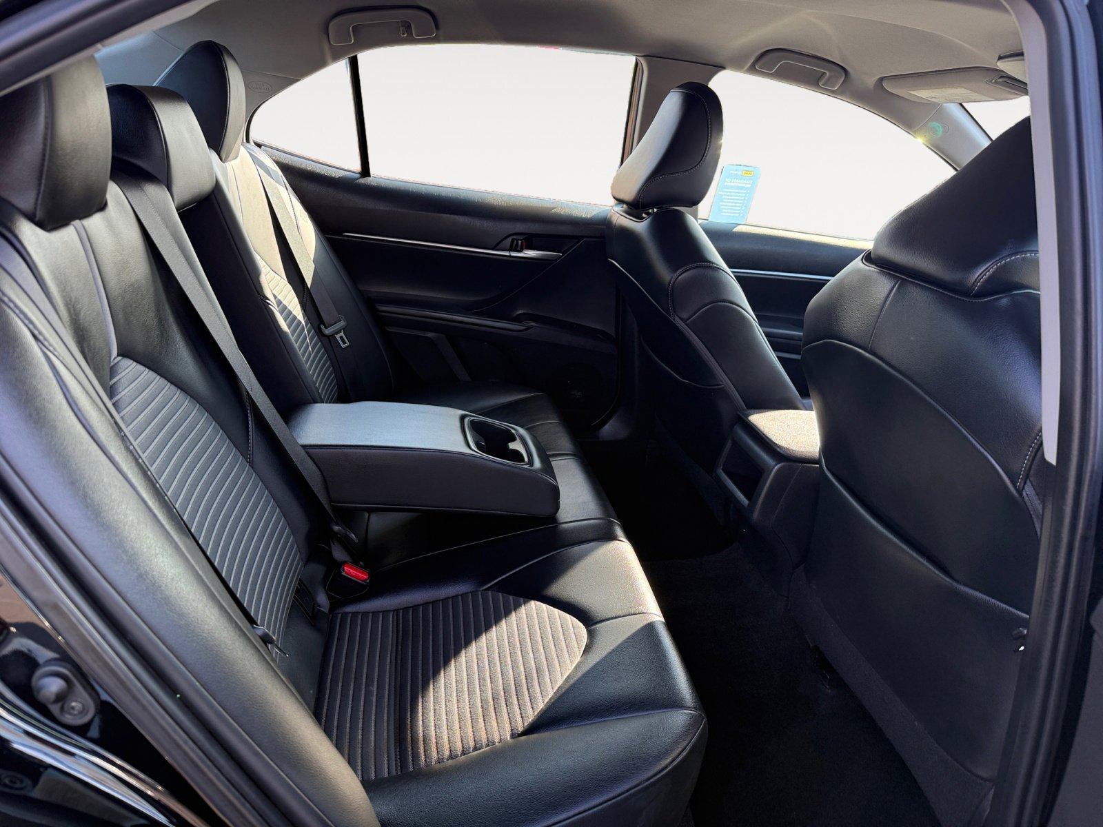 2021 Toyota Camry SE photo 18