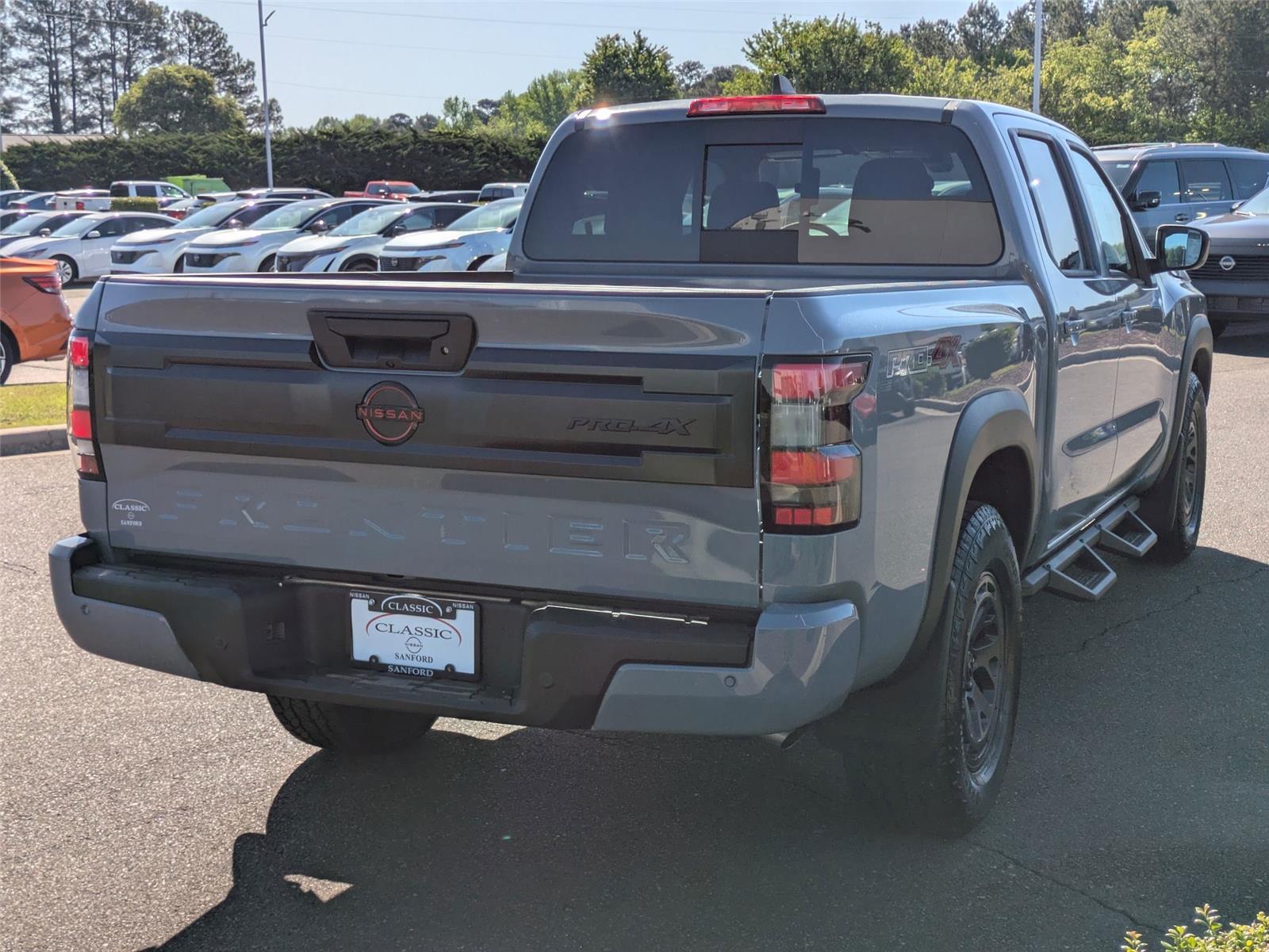 2025 Nissan Frontier PRO-4X photo 5