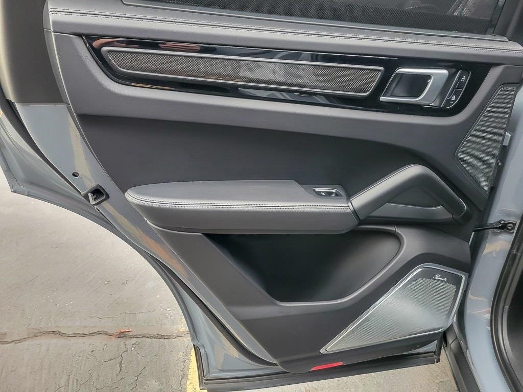 2022 PORSCHE CAYENNE - Image 16
