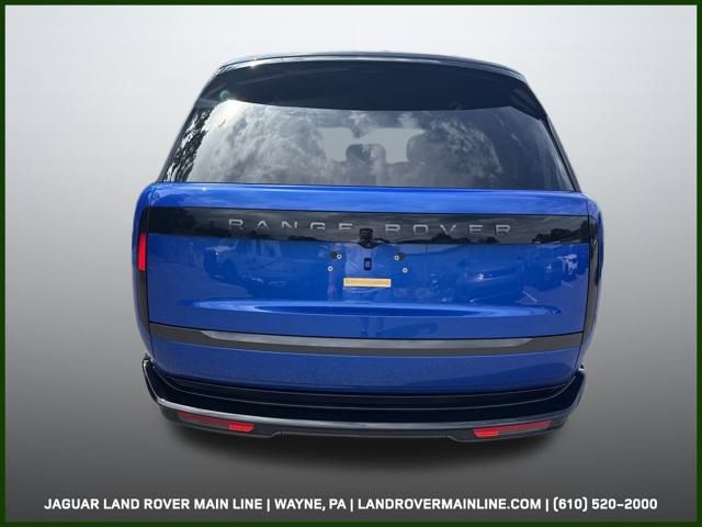 2025 Land Rover Range Rover SE photo 3