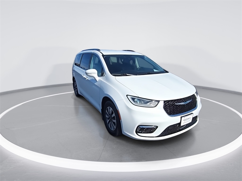 2021 Chrysler Pacifica Hybrid Touring L photo 2