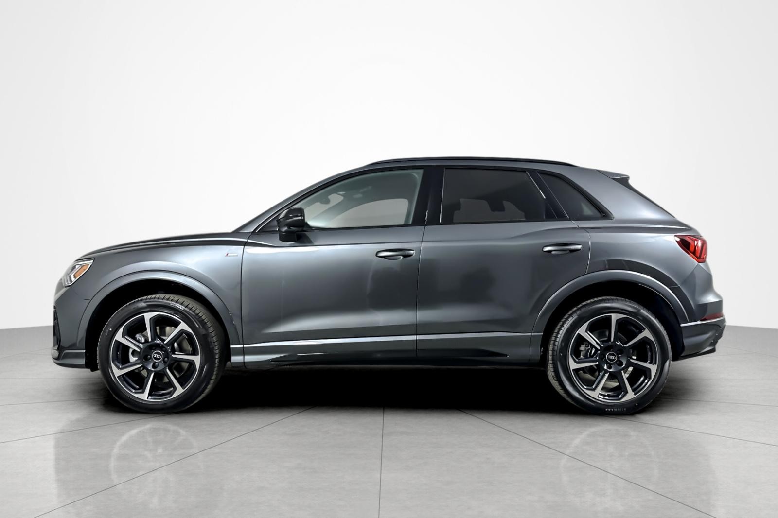 2025 Audi Q3 S line Premium Plus 45 TFSI photo 4