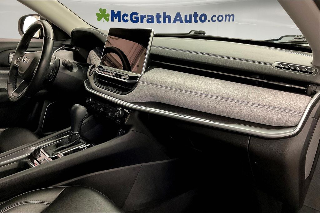 2022 Jeep Compass Latitude photo 16