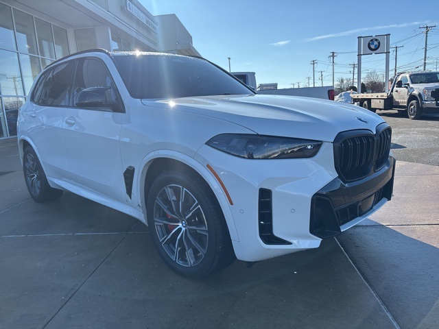 2025 BMW X5 M60i's photo