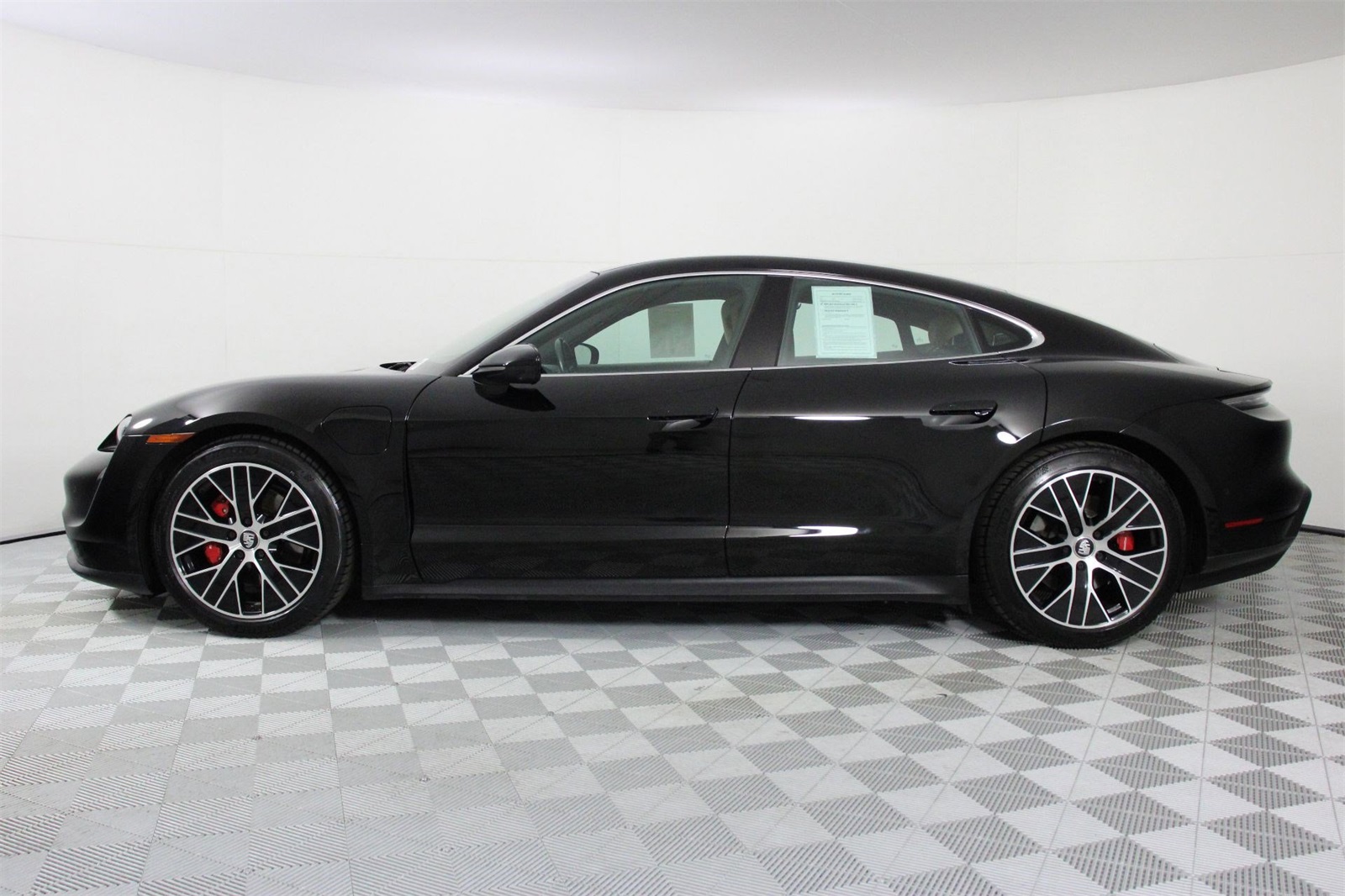 2022 Porsche Taycan 4S photo 2