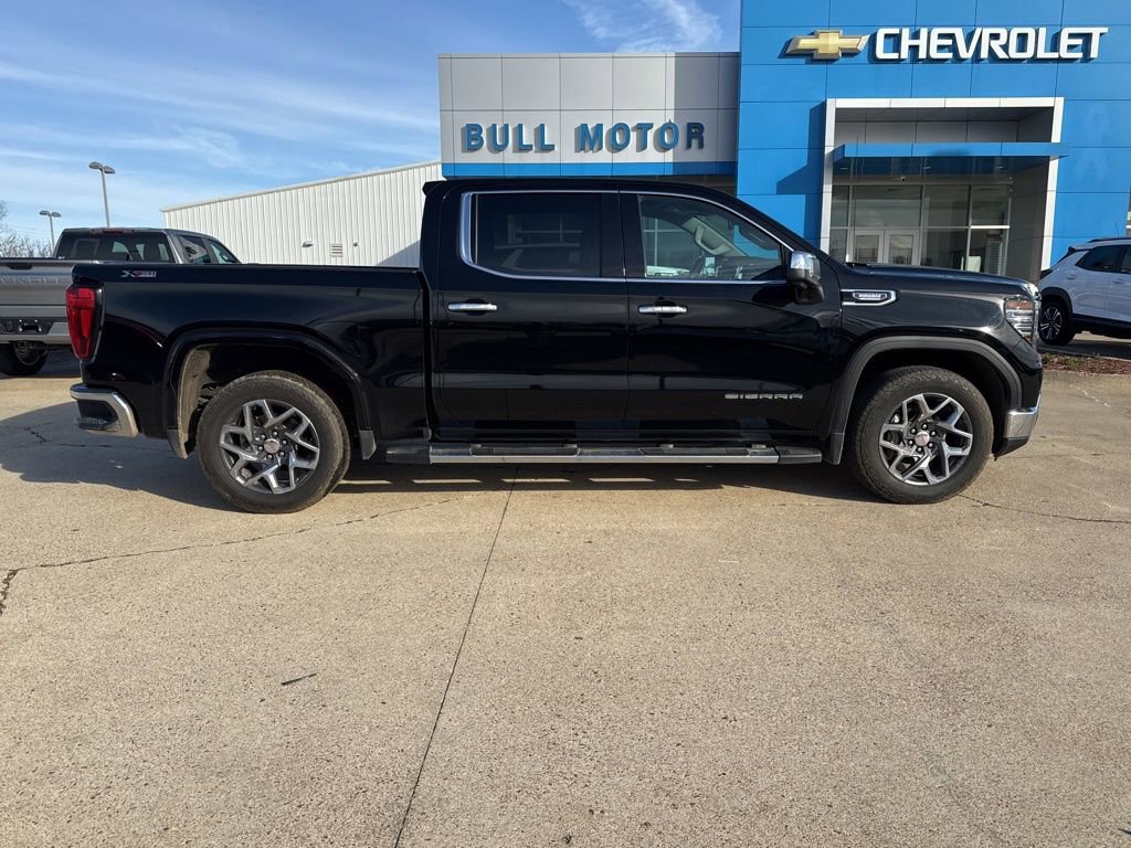 2022 GMC Sierra 1500 SLT's photo