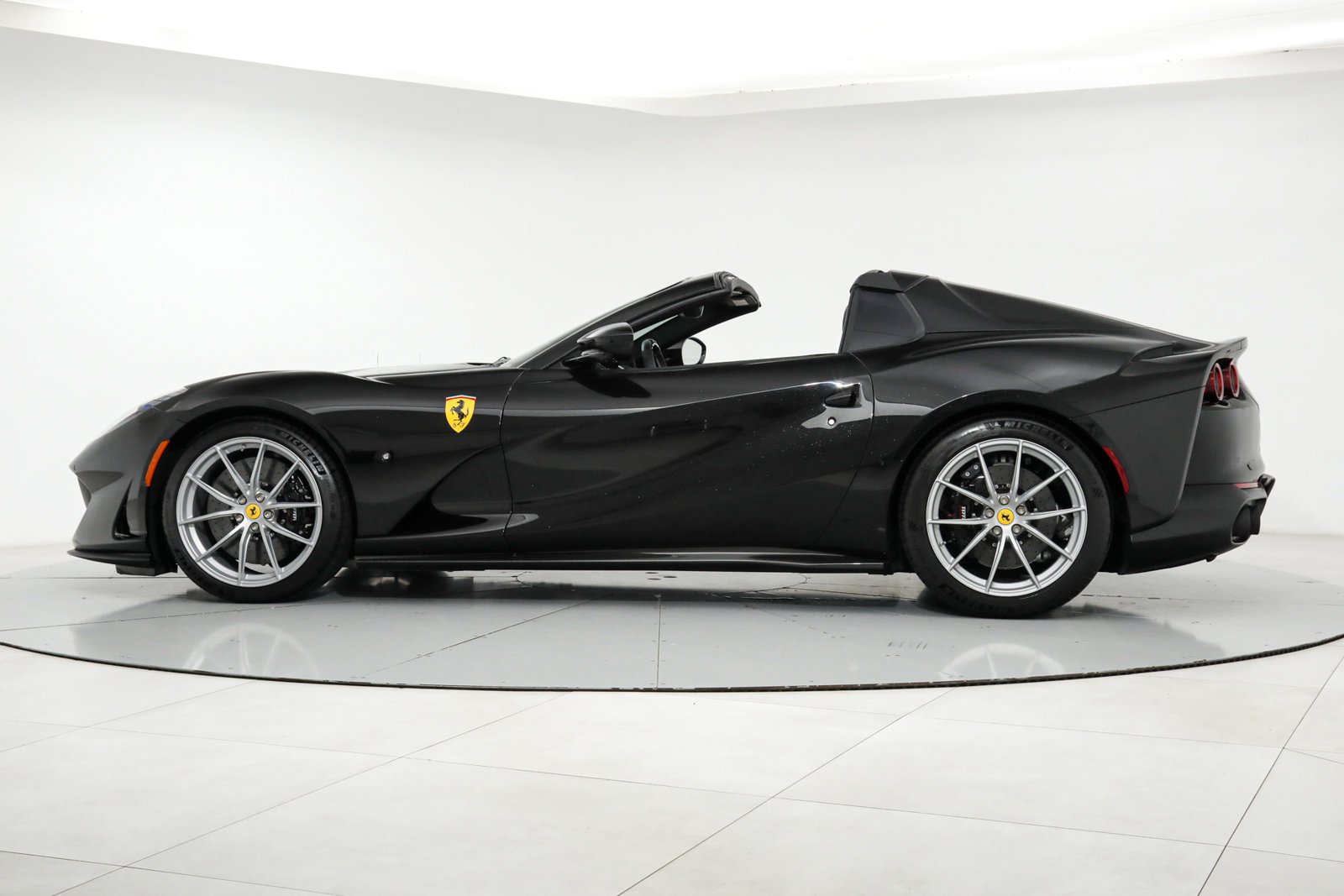 2023 Ferrari 812 GTS photo 3