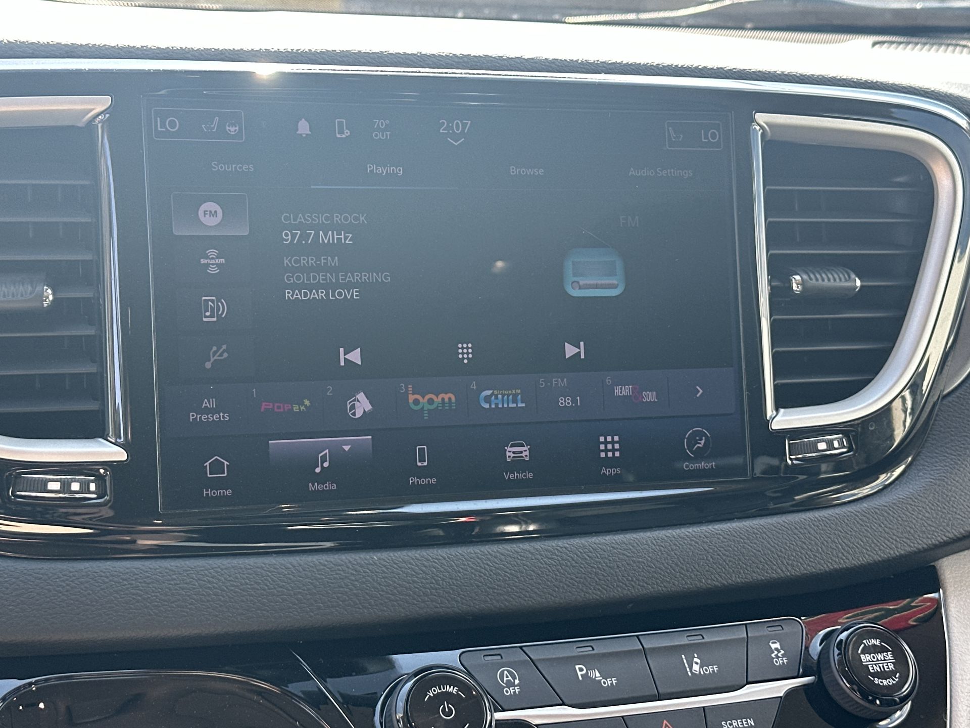 2023 Chrysler Pacifica Touring L photo 13