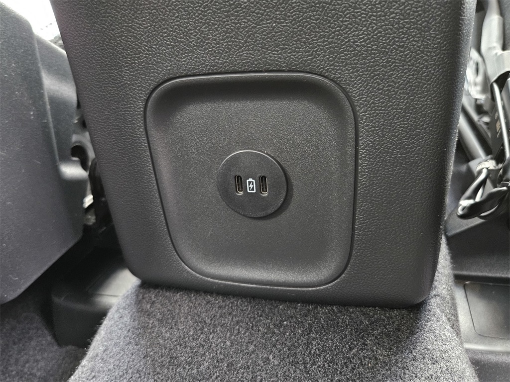 2025 Ford Escape Plug-In Hybrid photo 32