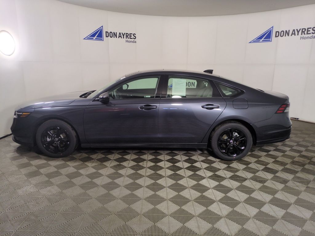 Used 2025 Honda Accord SE with VIN 1HGCY1F46SA087696 for sale in Northfield, Minnesota