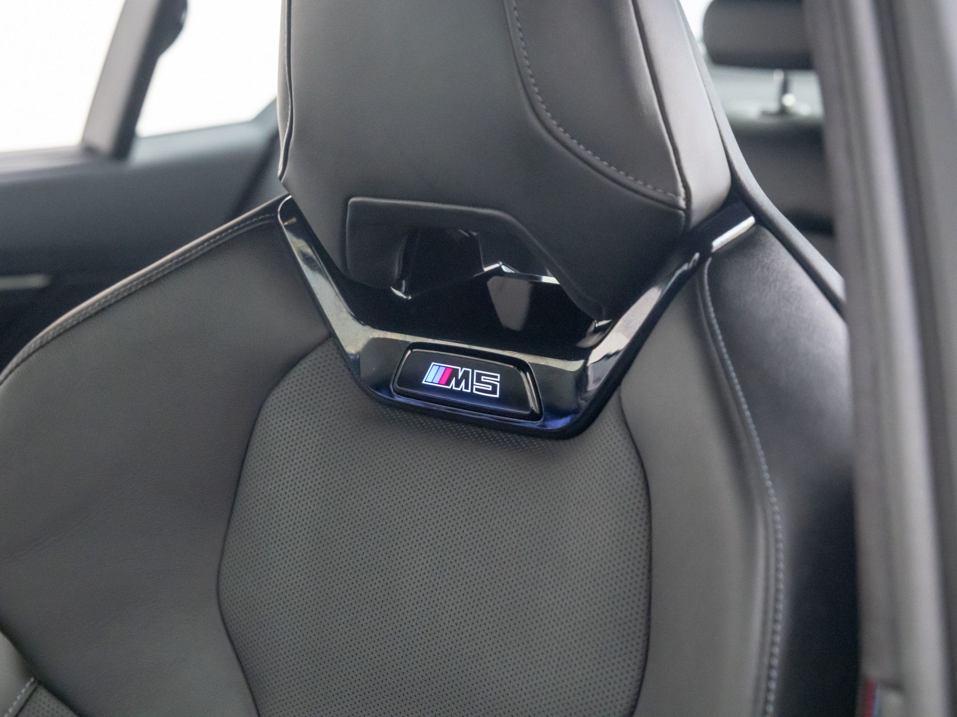 New 2026 Dark Graphite Metallic BMW Base image 17