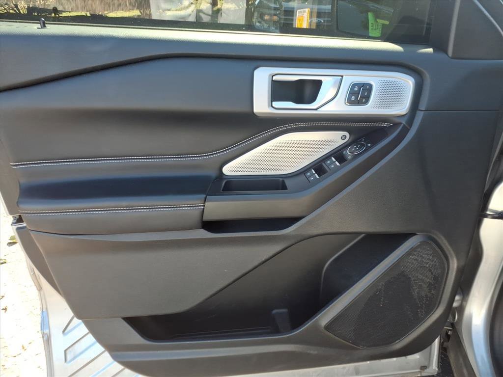 2020 Ford Explorer ST photo 18