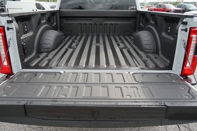 2025 FORD F-250 - Image 37
