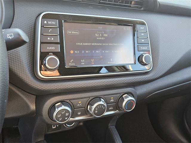2025 Nissan Kicks Play S photo 15