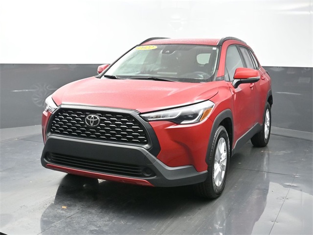 2022 Toyota Corolla Cross LE's photo