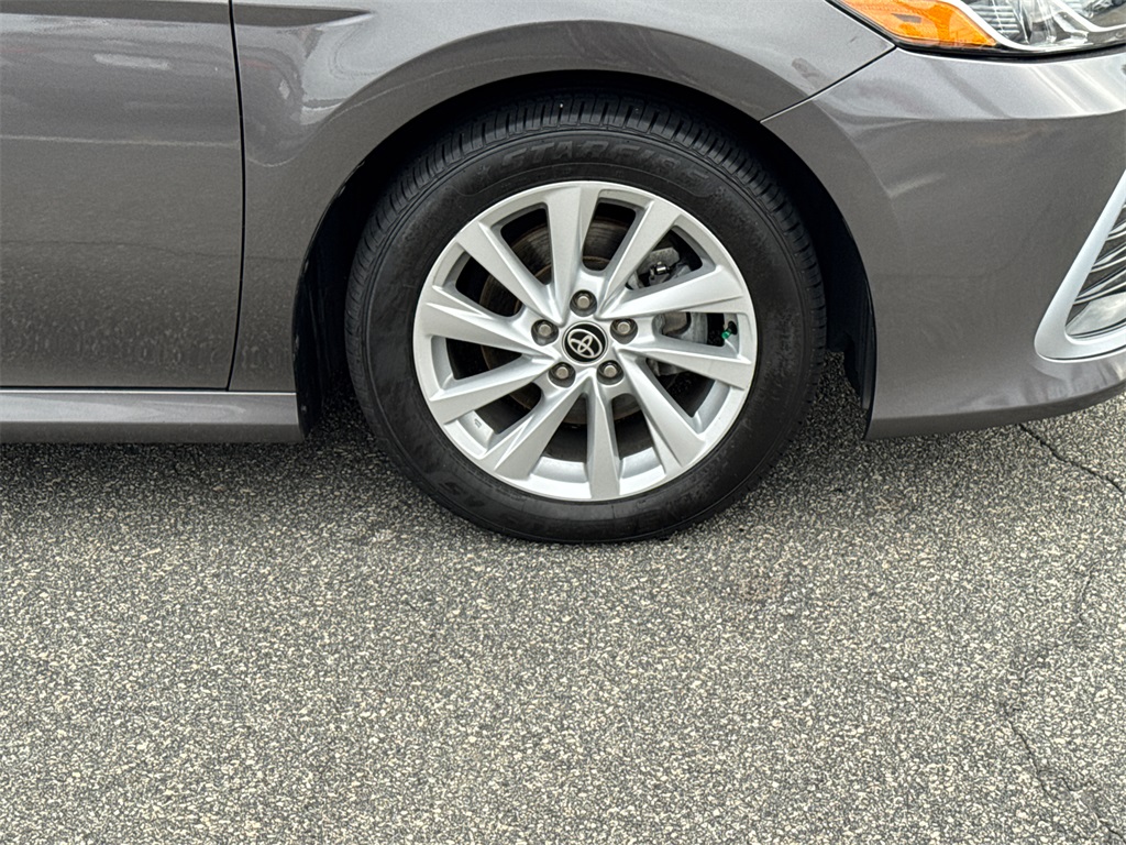 2021 Toyota Camry LE photo 11
