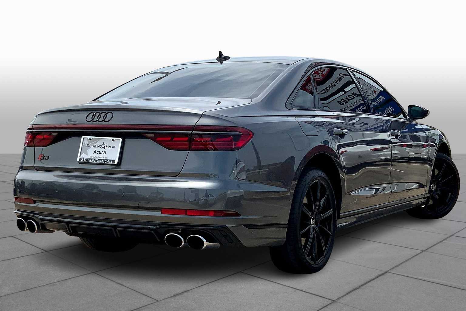 2022 Audi S8 4.0T Quattro photo 11