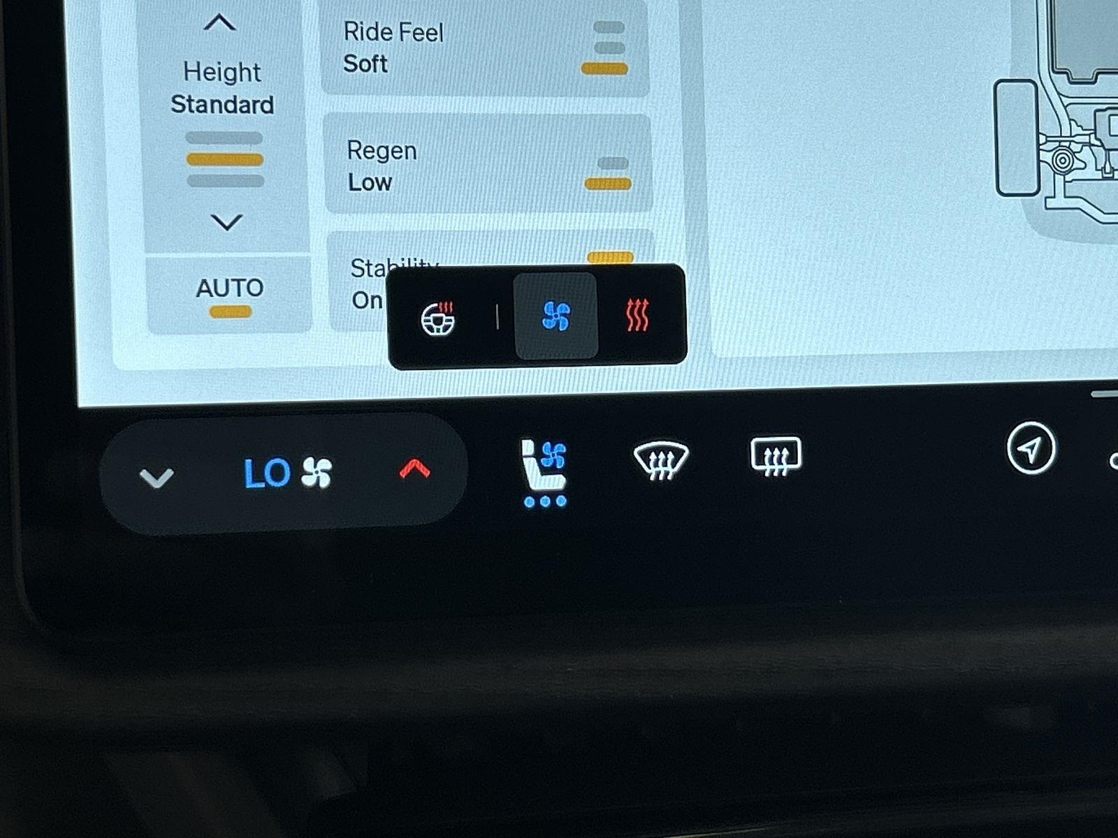 2025 Rivian R1S Adventure photo 18