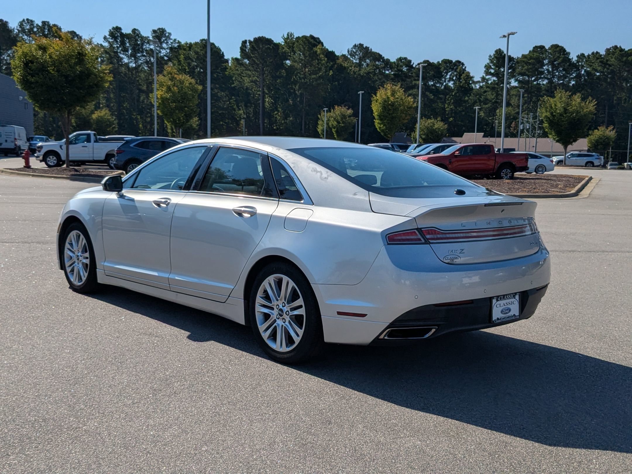 2016 Lincoln MKZ Base photo 10