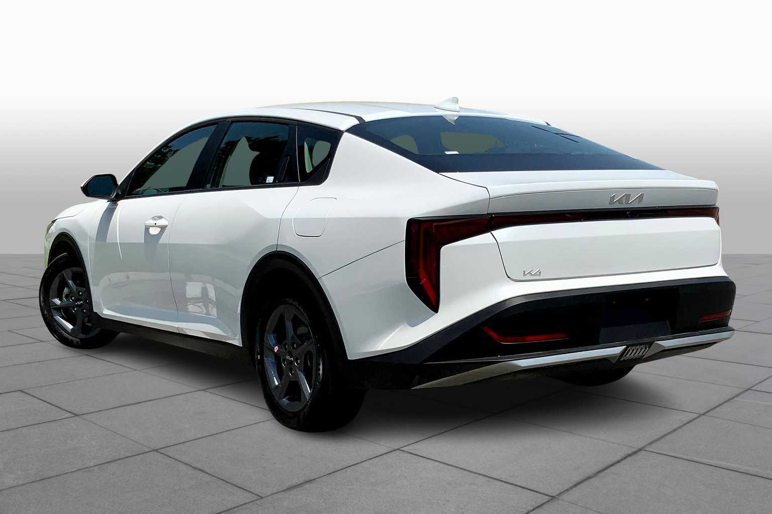 2025 Kia K4 LXS photo 10