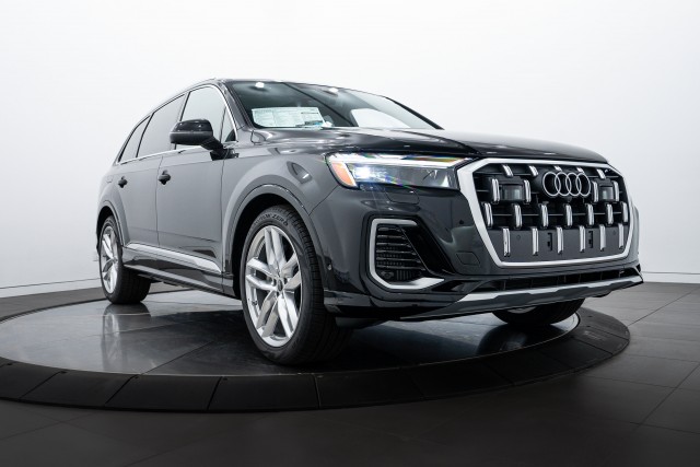 2025 Audi Q7 Premium Plus