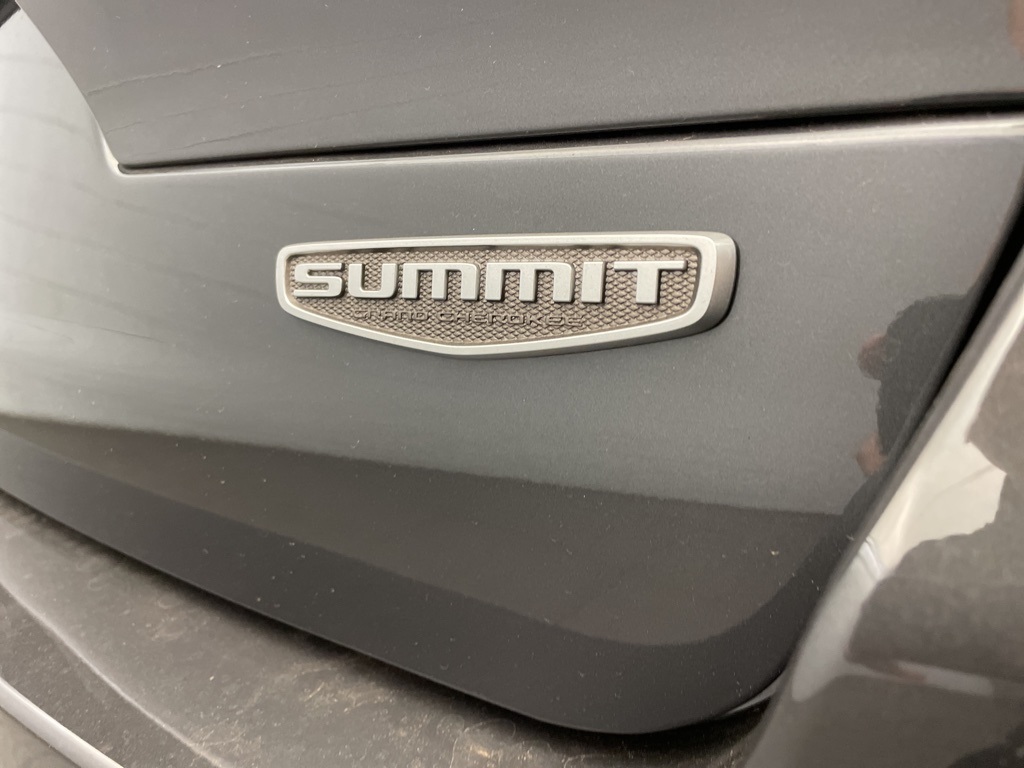 2025 Jeep Grand Cherokee L Summit Reserve photo 5
