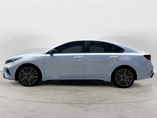 2023 Kia Forte GT photo 3
