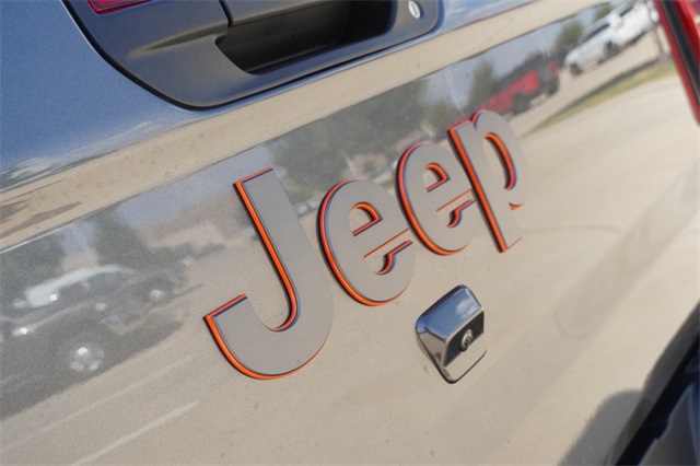 2025 Jeep Gladiator Mojave photo 10