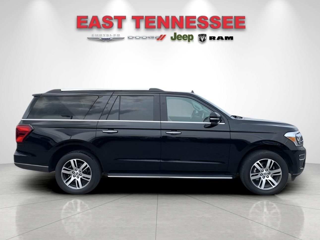 2023 Ford Expedition MAX Limited photo 2