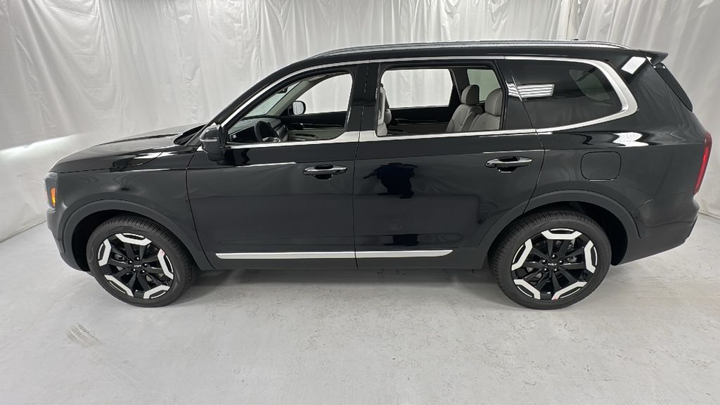 2025 Kia Telluride S photo 6