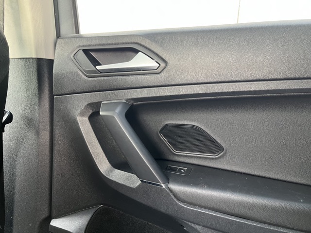 2020 Volkswagen Tiguan SE photo 48