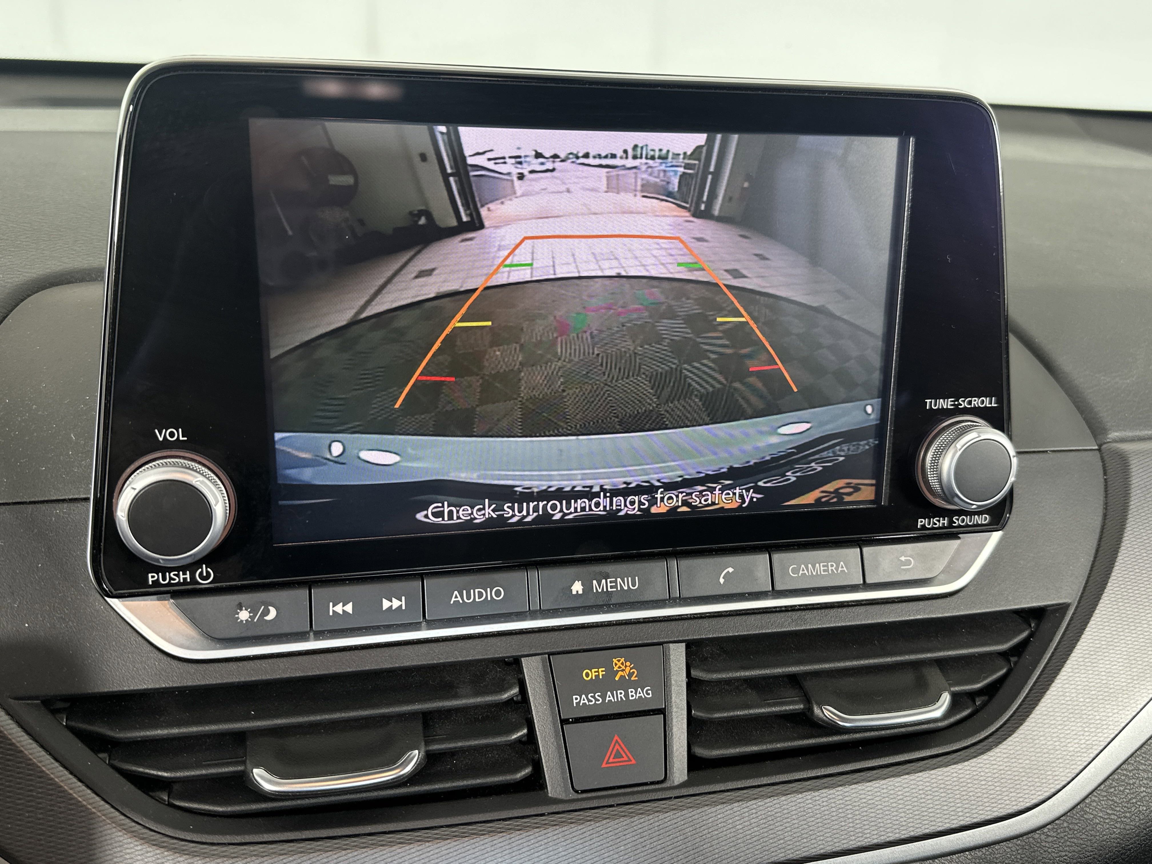 2023 Nissan Altima 2.5 SR photo 7