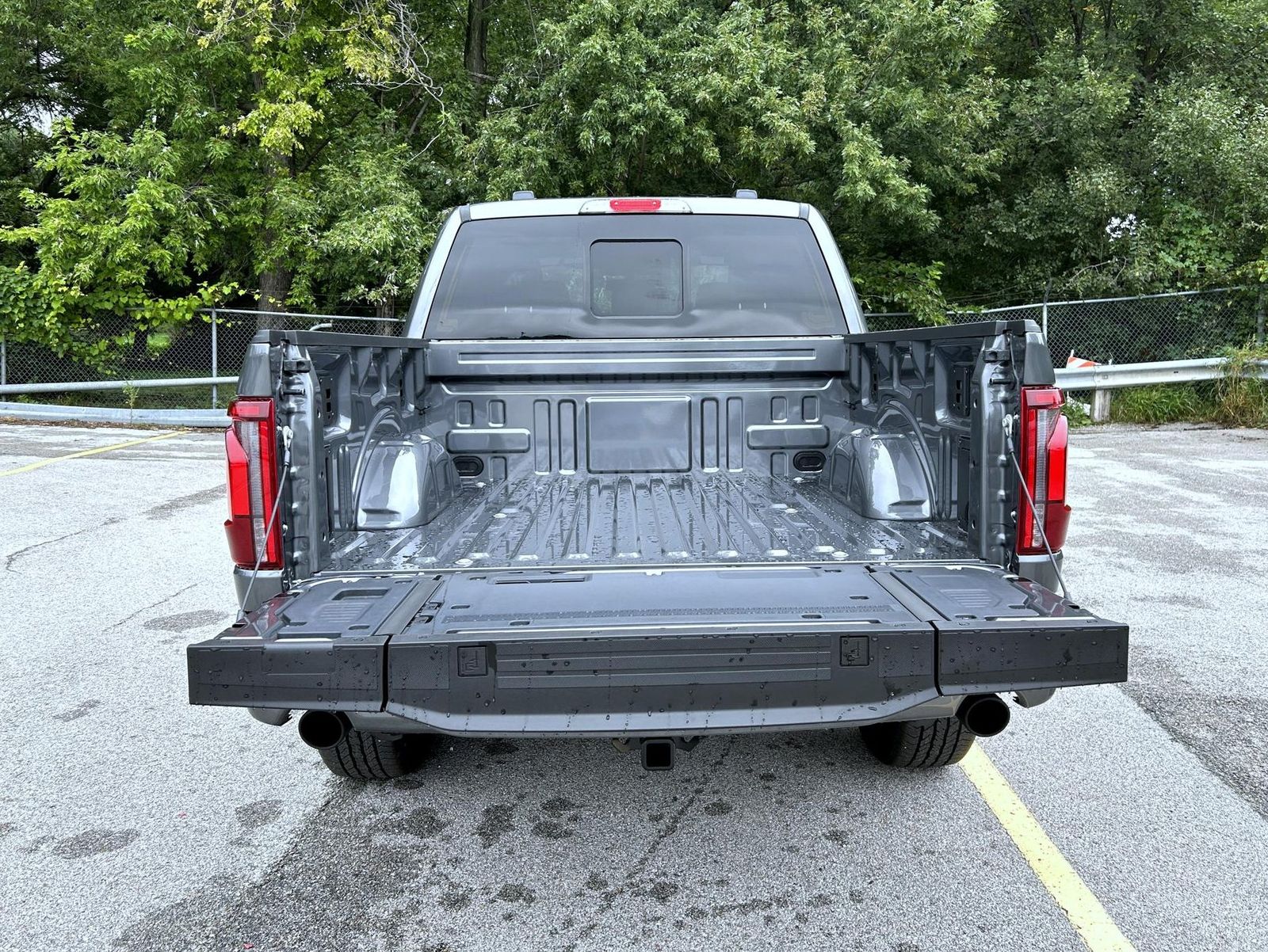 2025 Ford F-150 Lariat photo 9