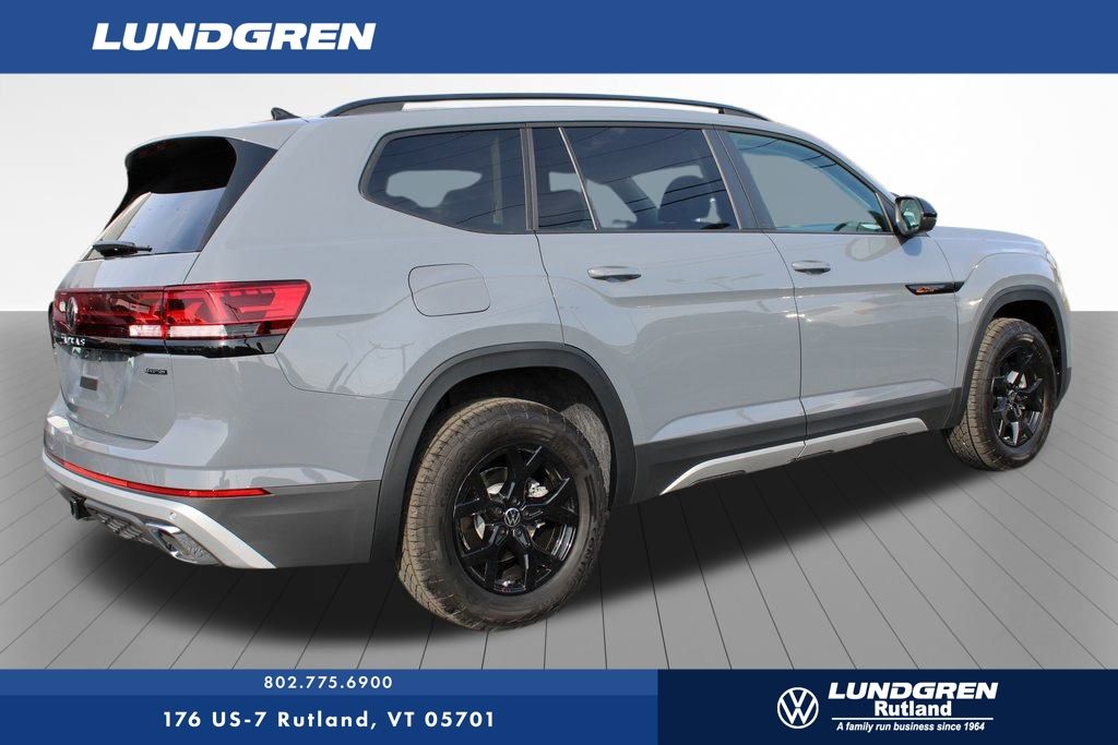 2024 Volkswagen Atlas Peak Edition SEL photo 3