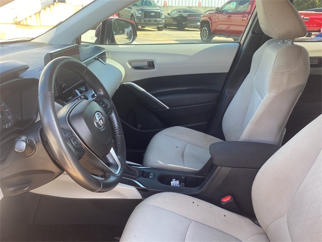 2023 Toyota Corolla Cross LE photo 17