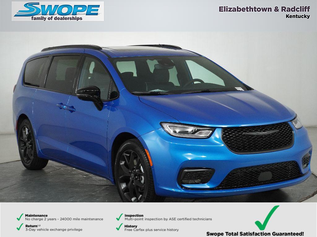 2026 Chrysler Pacifica Limited's photo