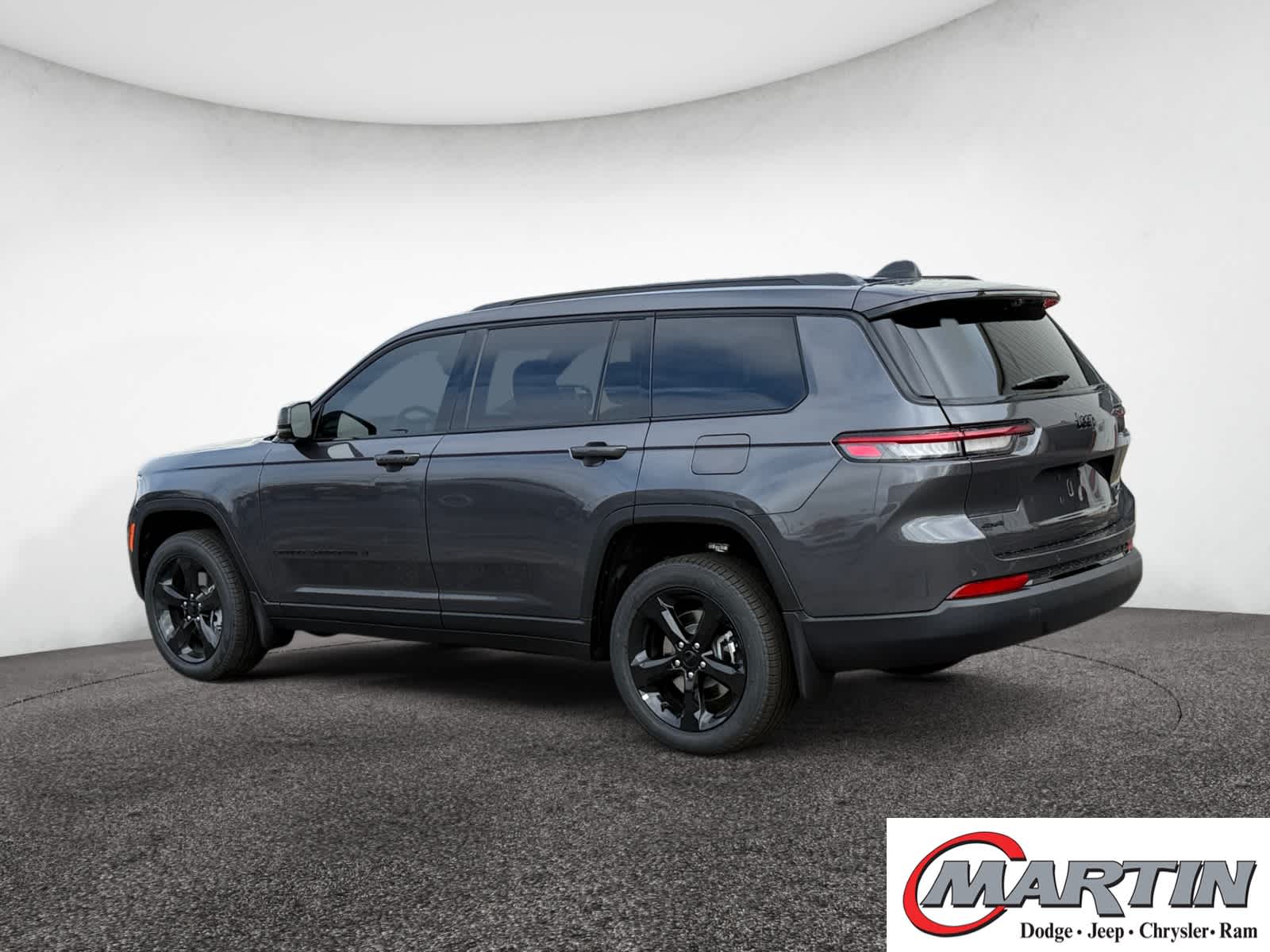 2025 Jeep Grand Cherokee Limited photo 2