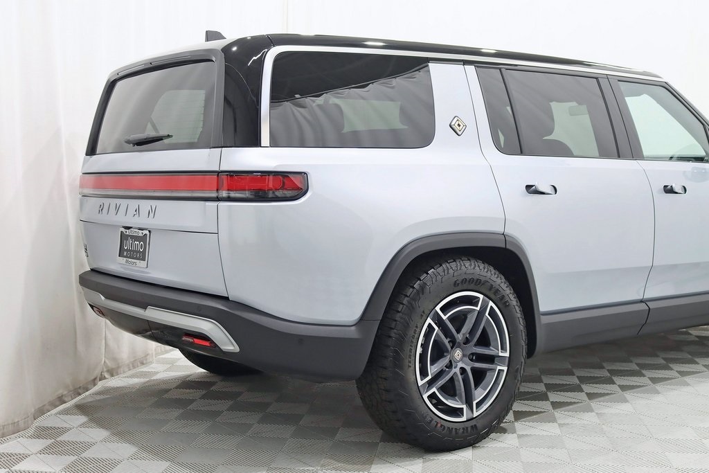 2025 Rivian R1S Adventure photo 7