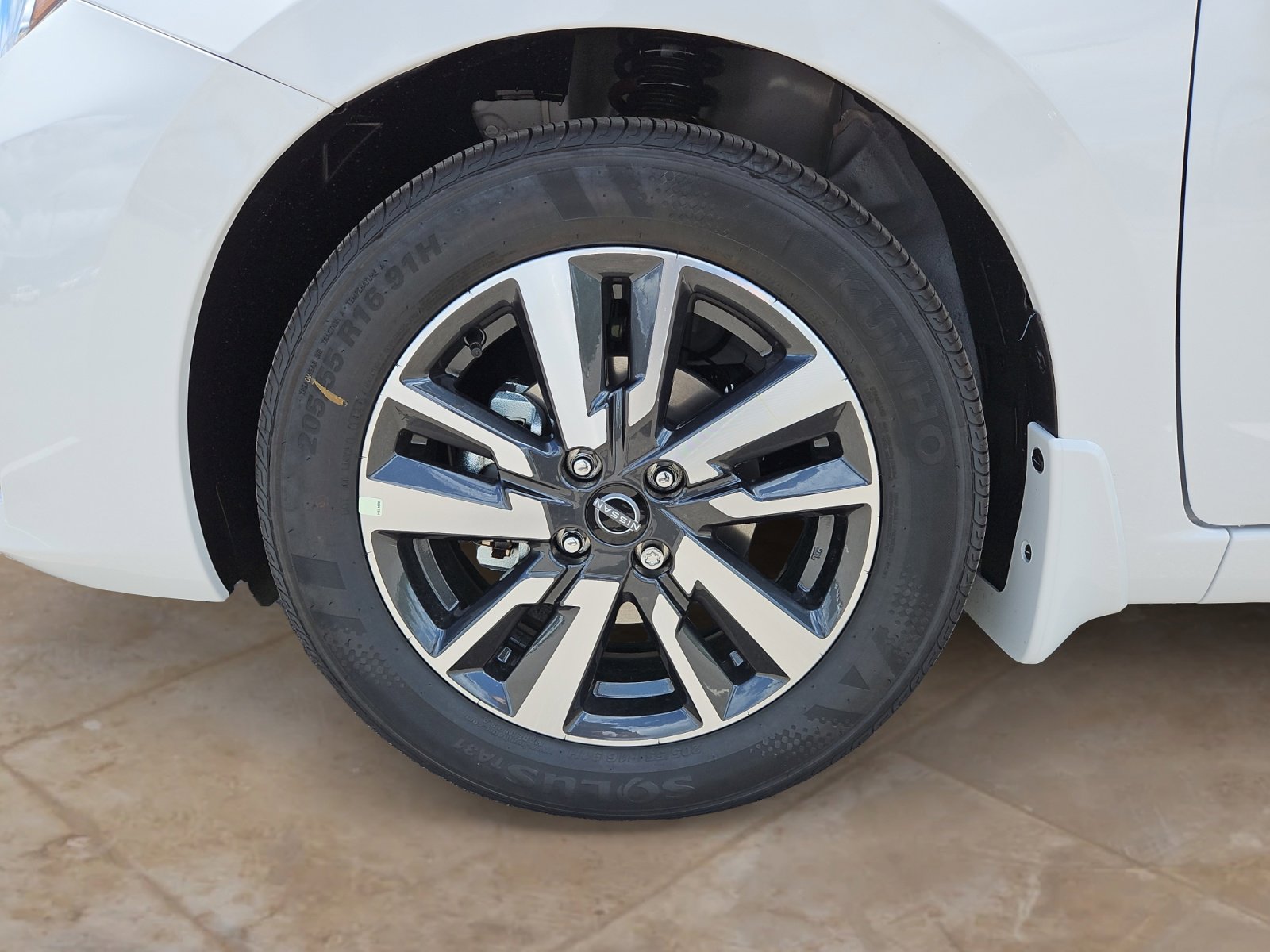 2025 Nissan Versa S photo 20