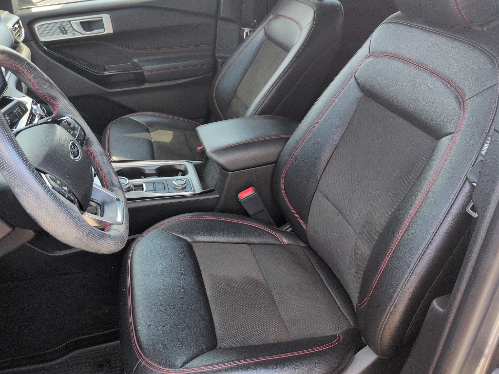 2022 Ford Explorer ST-Line photo 4